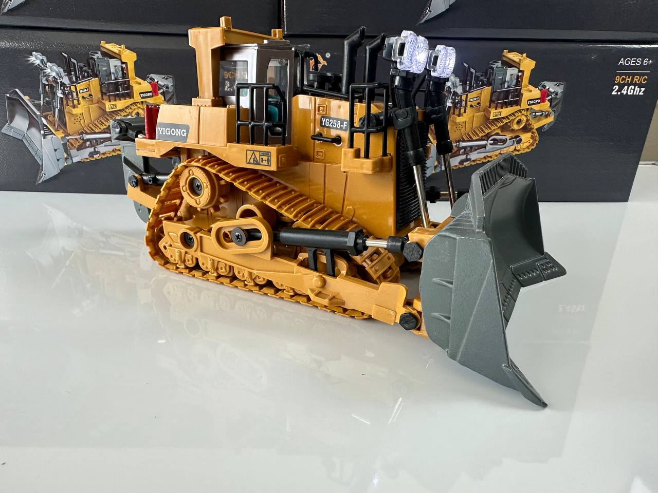 L2LIFE RC Bulldozer 9CH 2.4GHz Remote Control Track-Type Construction Toy Vehicle for Kids Ages 6+
